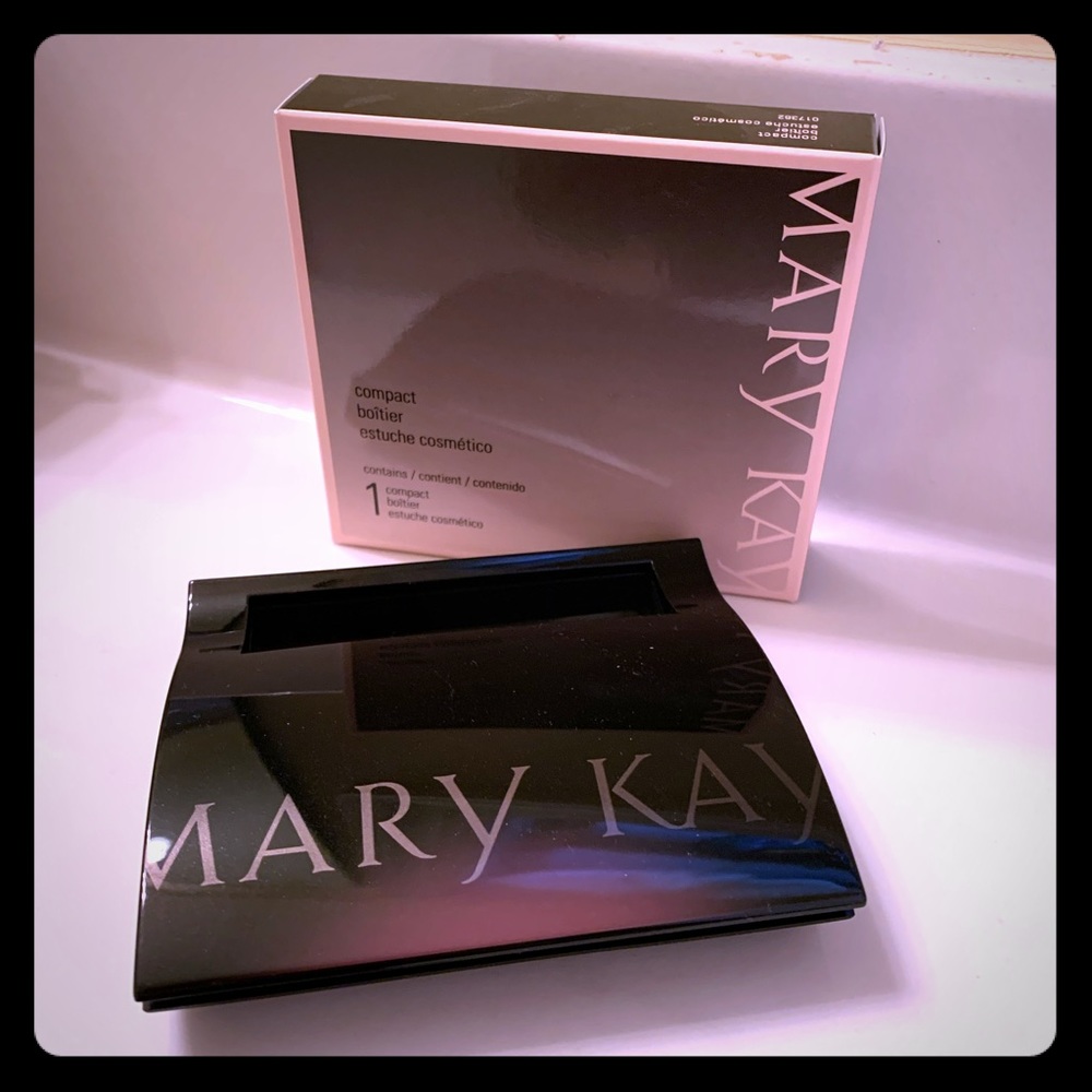 Mary Kay Black Compact